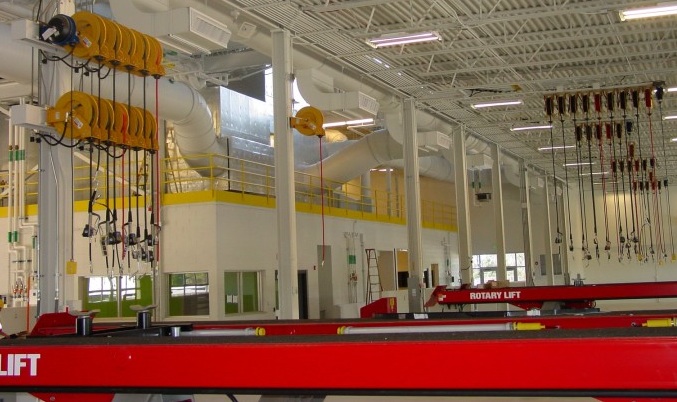 Rotary lifts and lubrication reels