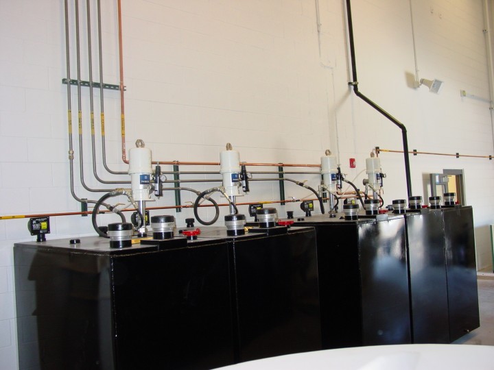 LUBRICATION EQUIPMENT lube tankroom